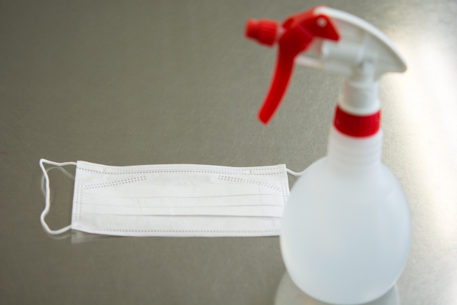 広島飲食　コロナ除菌作業