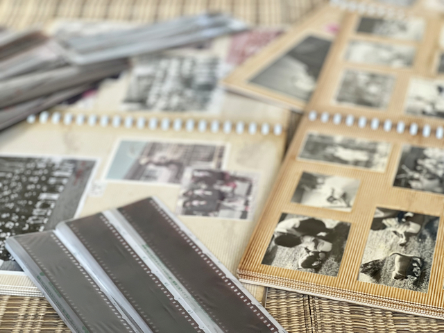 遺品整理でアルバムを整理・処分する方法｜処分時の注意点も解説
