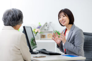 生前整理と遺品整理の違い｜生前整理が必要な理由と進め方を解説