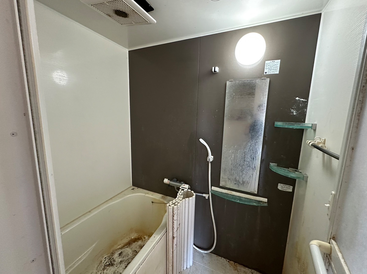 広島県坂町2DKアパートH様の作業事例