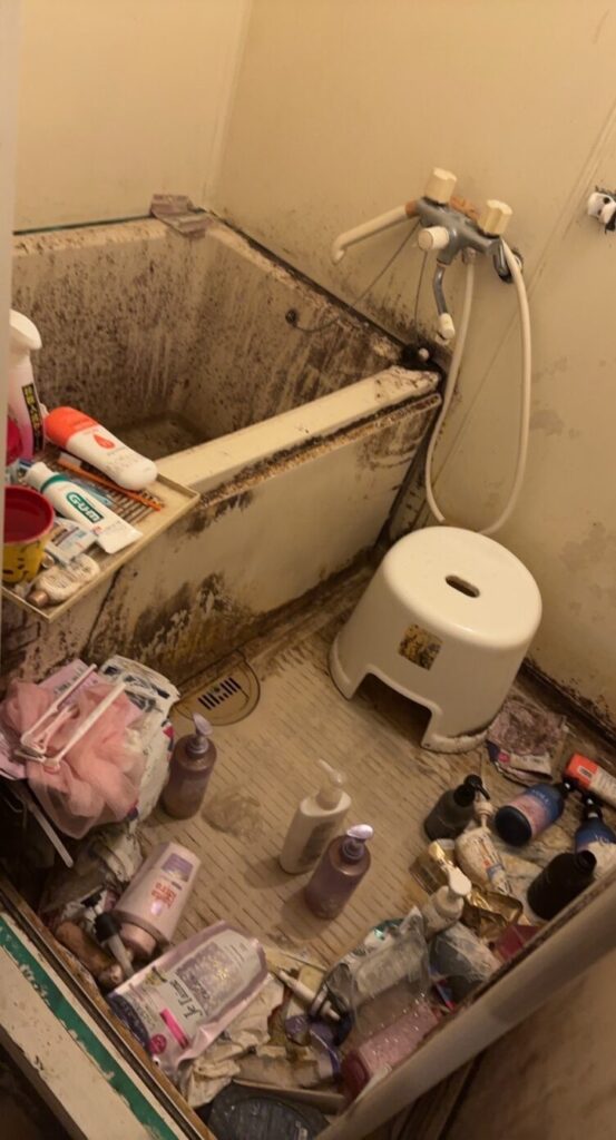 広島市東区マンション 2LDK のゴミ屋敷片付け事例 Before