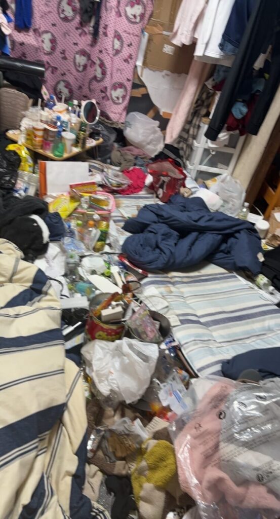 福山市戸建て 3LDK のゴミ屋敷片付け事例 Before