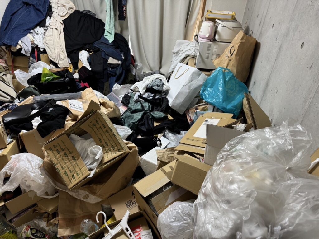 広島市南区アパート 1DK のゴミ屋敷片付け事例 Before