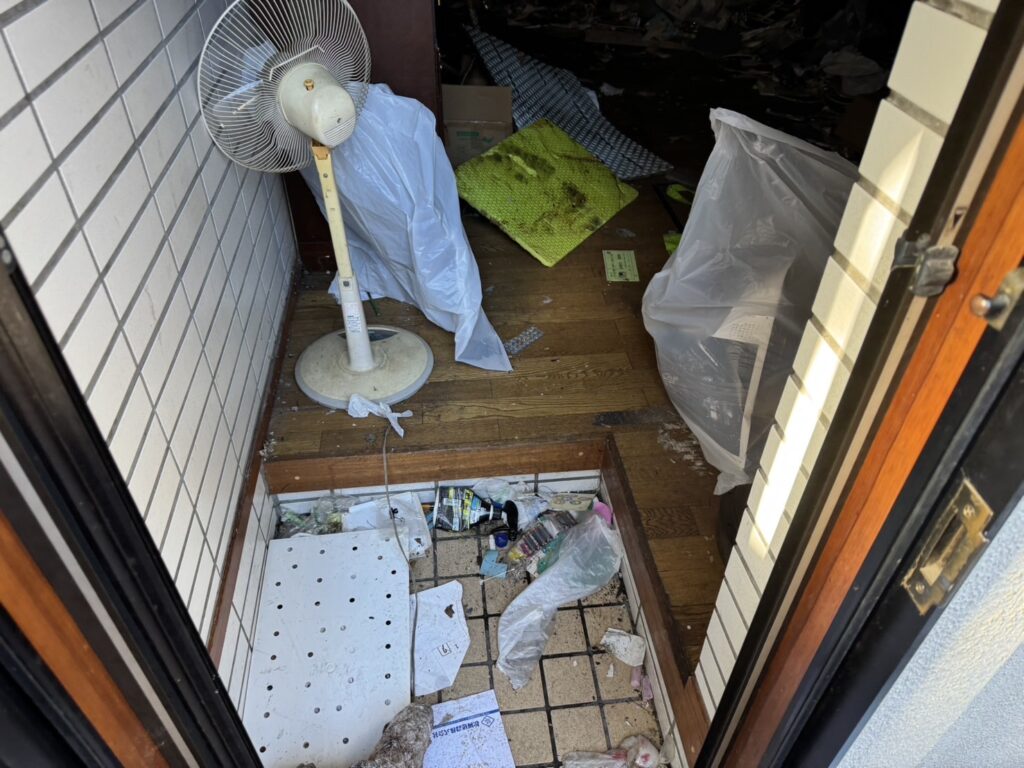 広島市安芸区マンション 1LDK のゴミ屋敷片付け事例 Before