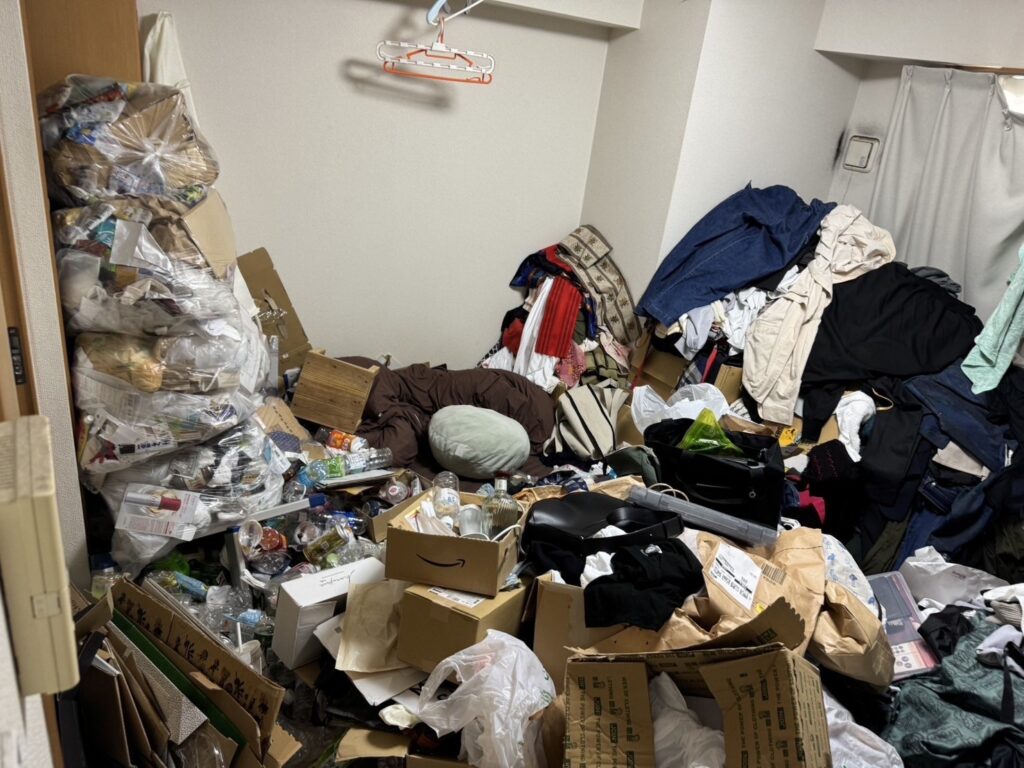 広島市安佐南区マンション 2LDK のゴミ屋敷片付け事例 Before