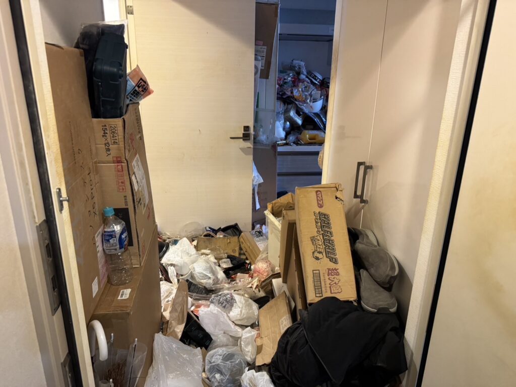 三次市農家住宅 3DK のゴミ屋敷片付け事例 Before