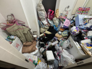 坂町アパート1Kの単身ゴミ屋敷片付け事例