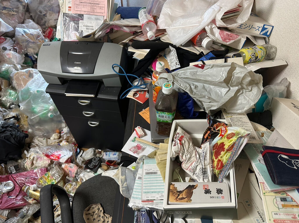 広島市中区戸建て（3LDK）ゴミ屋敷片付け事例 Before