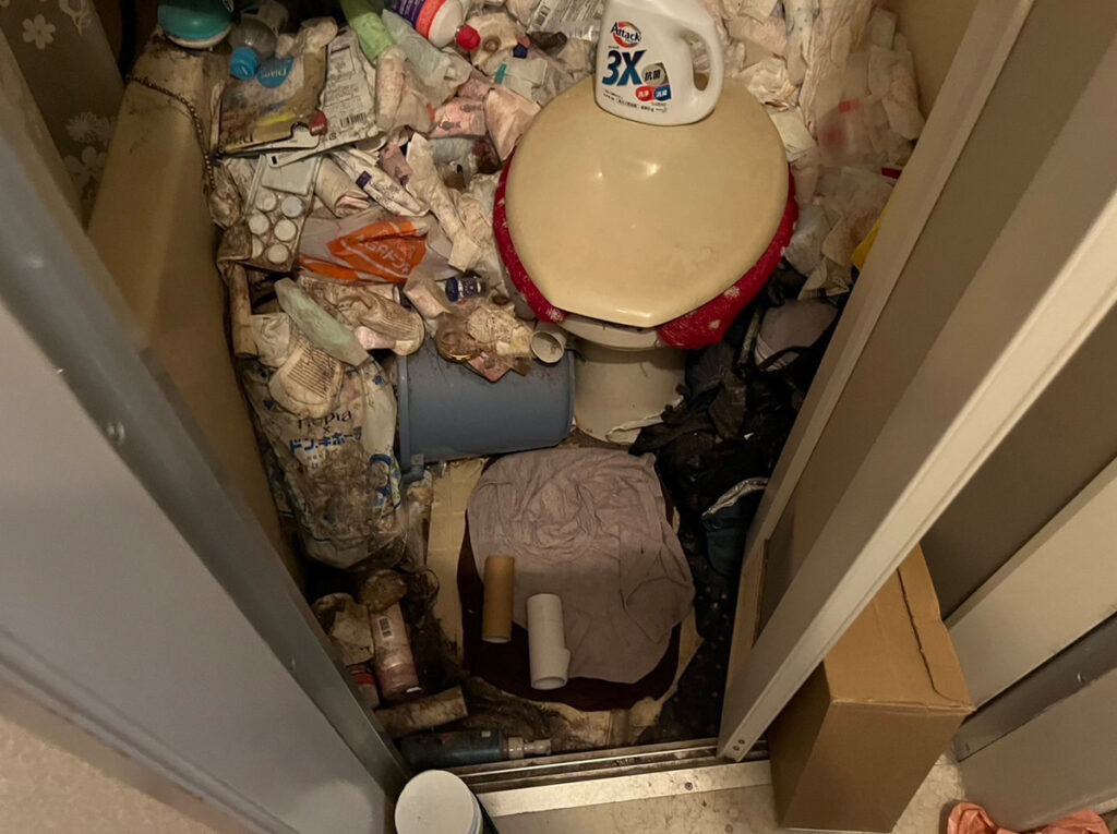 広島市安佐南区アパート 1DK のゴミ屋敷片付け事例 Before