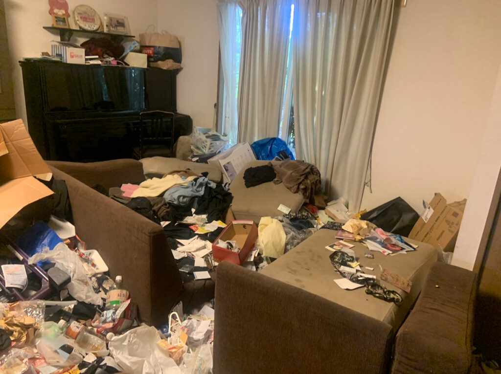 熊野町｜戸建て4LDKのゴミ屋敷片付け事例（実質2部屋対応） Before