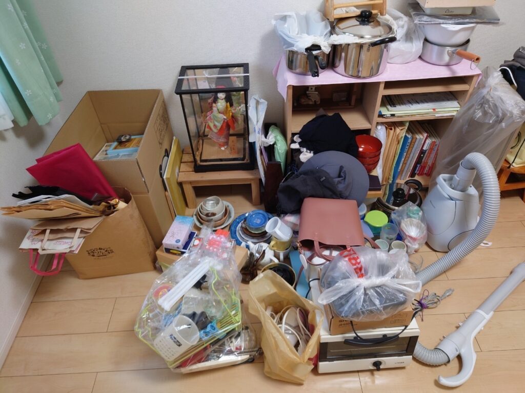 秋田県北秋田市1DKマンションK.I様のゴミ屋敷片付け事例 Before