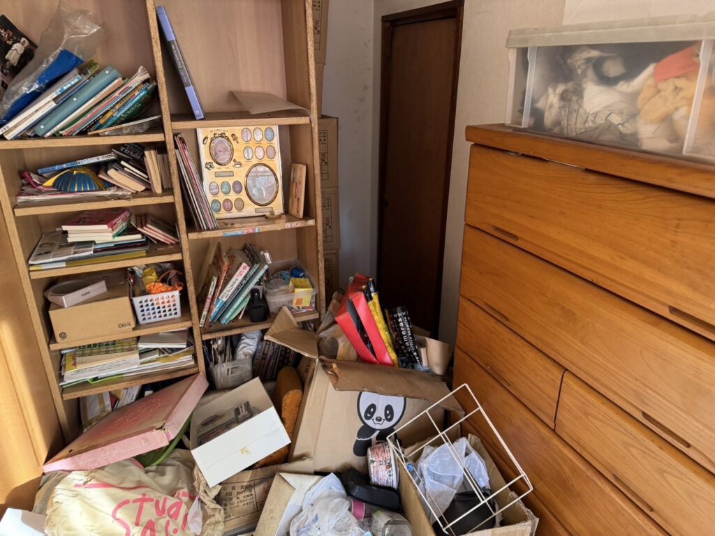 東京都杉並区4LDK戸建てT.K様のゴミ屋敷片付け事例 Before