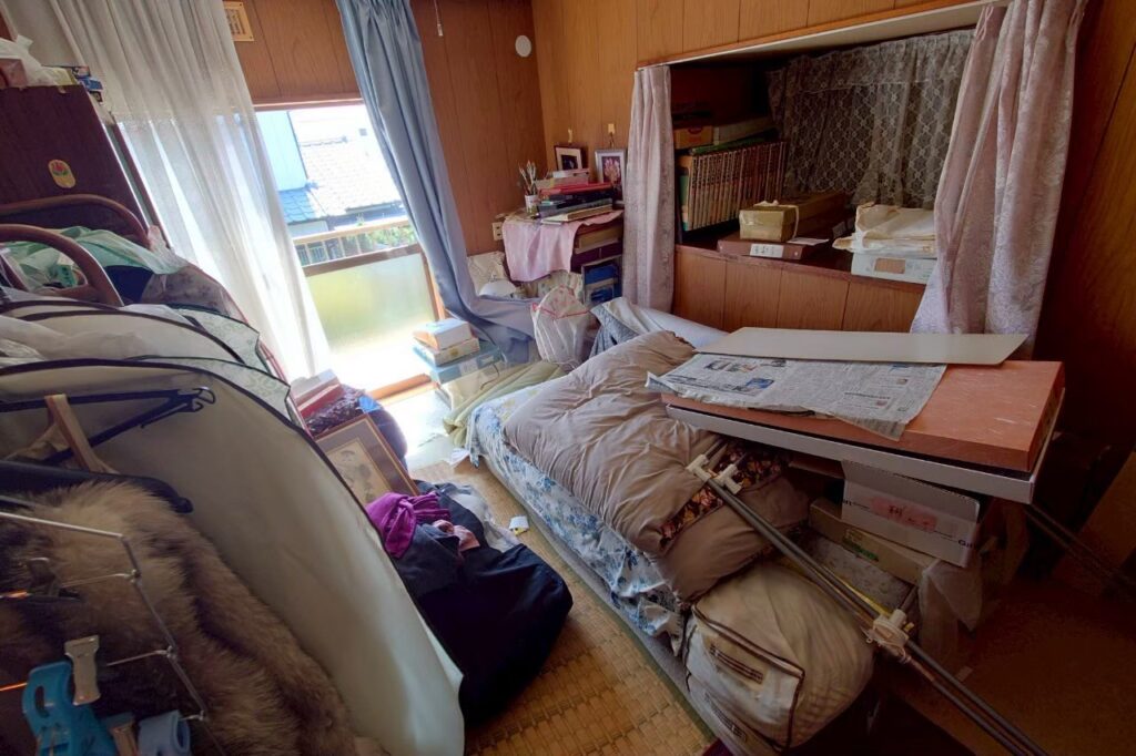 神奈川県横須賀市2LDKマンションA様の特殊清掃作業事例 Before