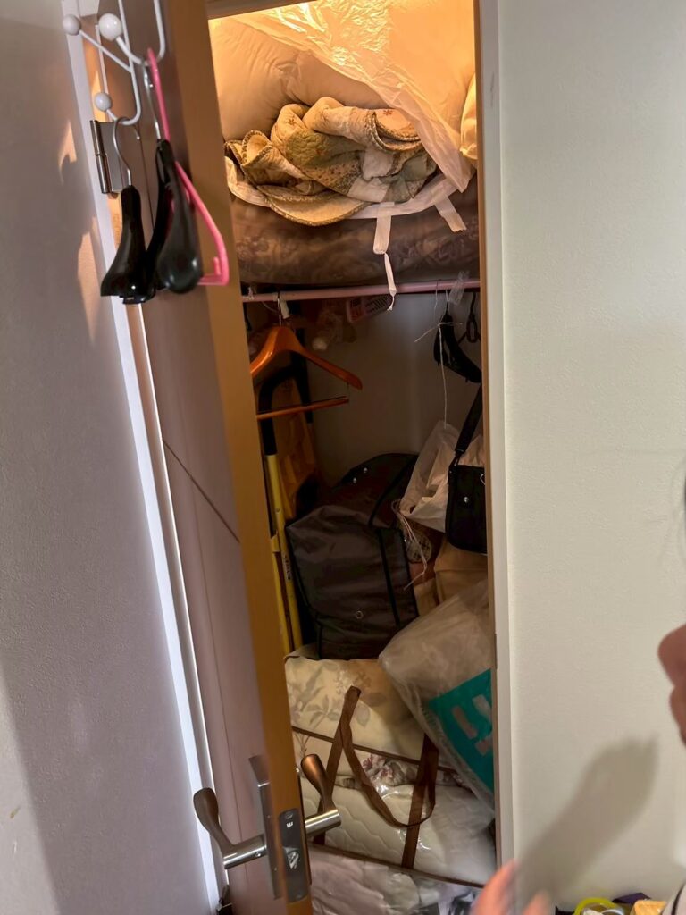 富山県富山市1KマンションU様の特殊清掃作業事例 Before