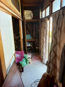 滋賀県近江八幡市1RアパートF様の特殊清掃作業事例