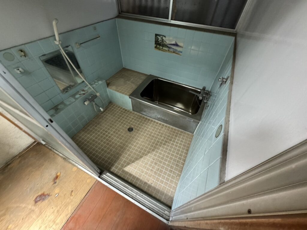 岐阜県中津川市1DKマンションK.I様のゴミ屋敷片付け事例 Before