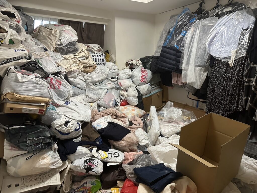 静岡県掛川市2DKマンションT.H様のゴミ屋敷片付け事例 Before