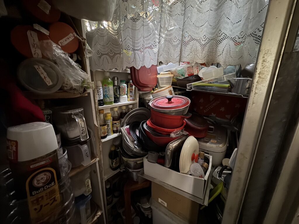 京都府京田辺市1RマンションY.H様のゴミ屋敷片付け事例 Before