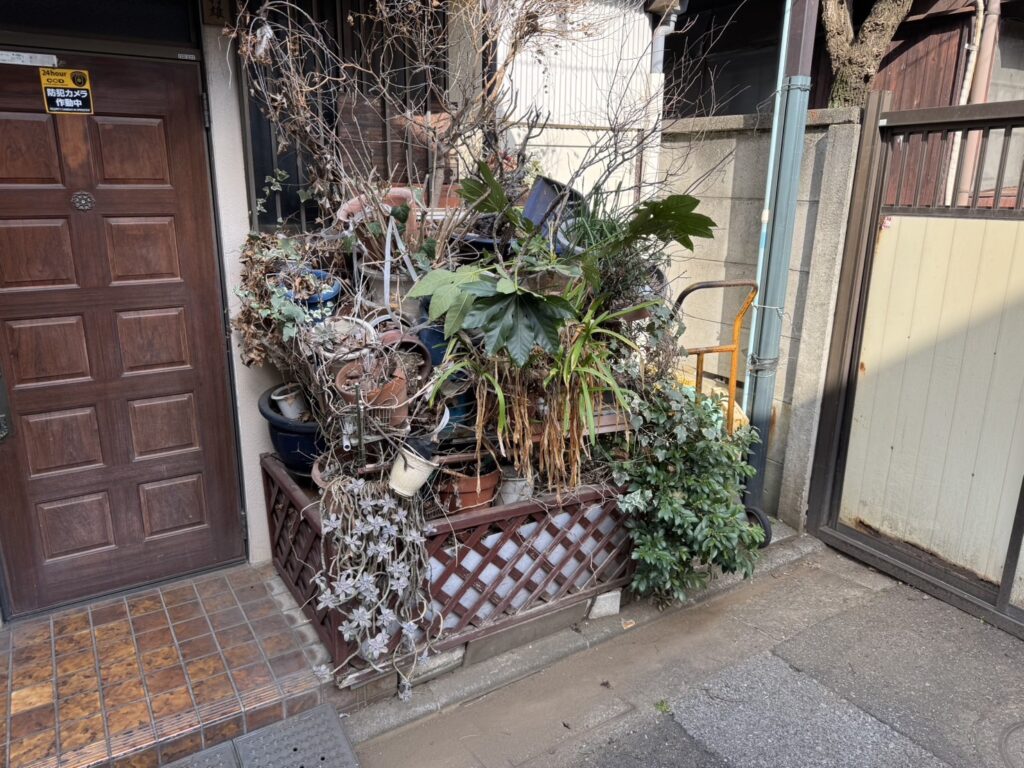 京都府城陽市2LDK店舗兼住宅A.F様のゴミ屋敷片付け事例 Before
