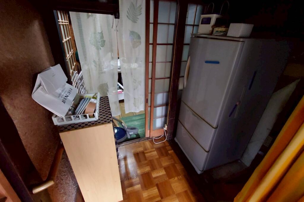 沖縄県宜野湾市3DKマンションS様の特殊清掃作業事例 Before