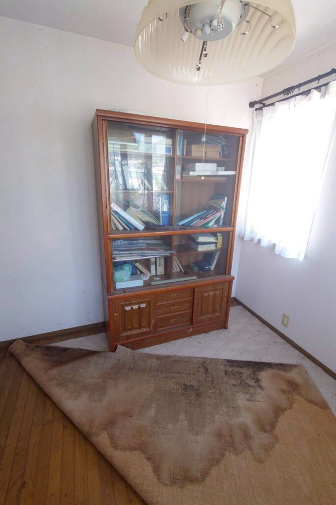 山梨県南アルプス市1DKアパートK様の遺品整理事例 Before