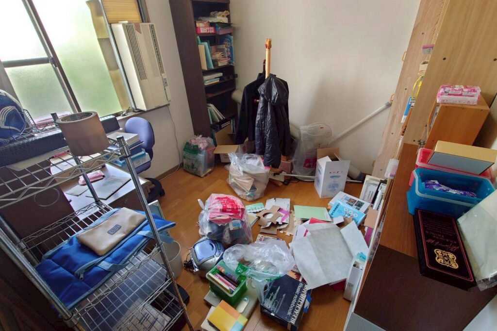 青森県弘前市3LDKマンションY様の遺品整理事例 Before