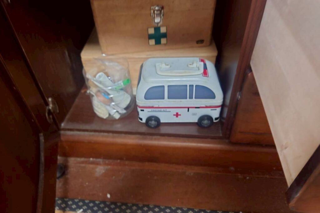 大阪府堺市堺区4LDK戸建てM様の遺品整理事例 Before