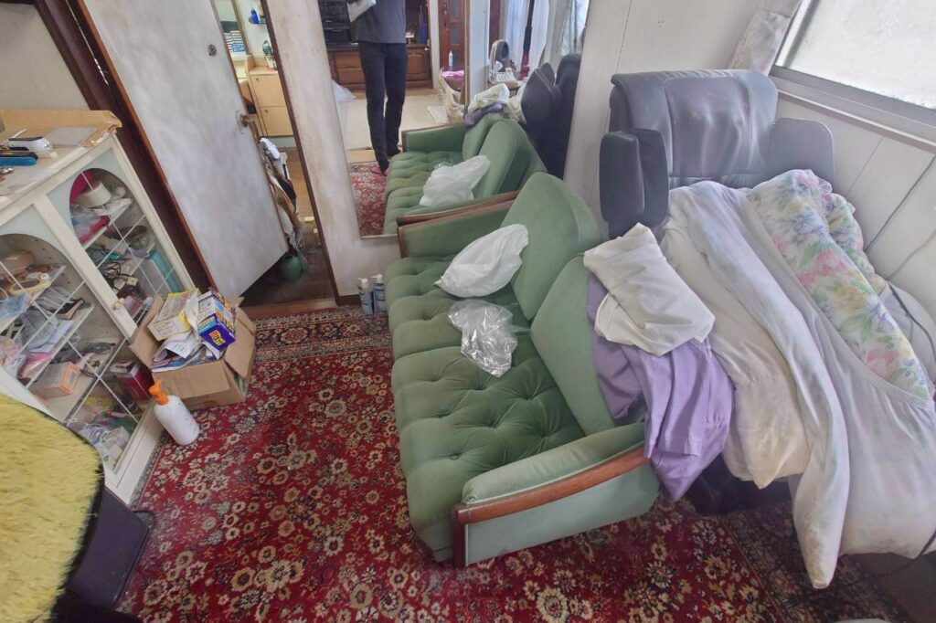 鳥取県倉吉市2LDK戸建てS様の遺品整理事例 Before