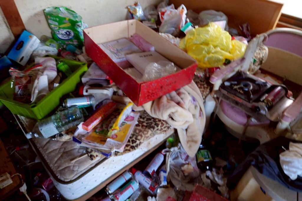 宮崎県延岡市2DKアパートI様の遺品整理事例 Before