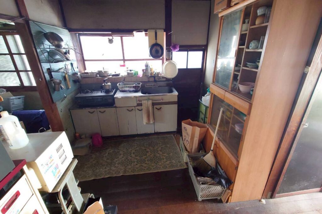 群馬県伊勢崎市1LDKマンションH様の遺品整理事例 Before