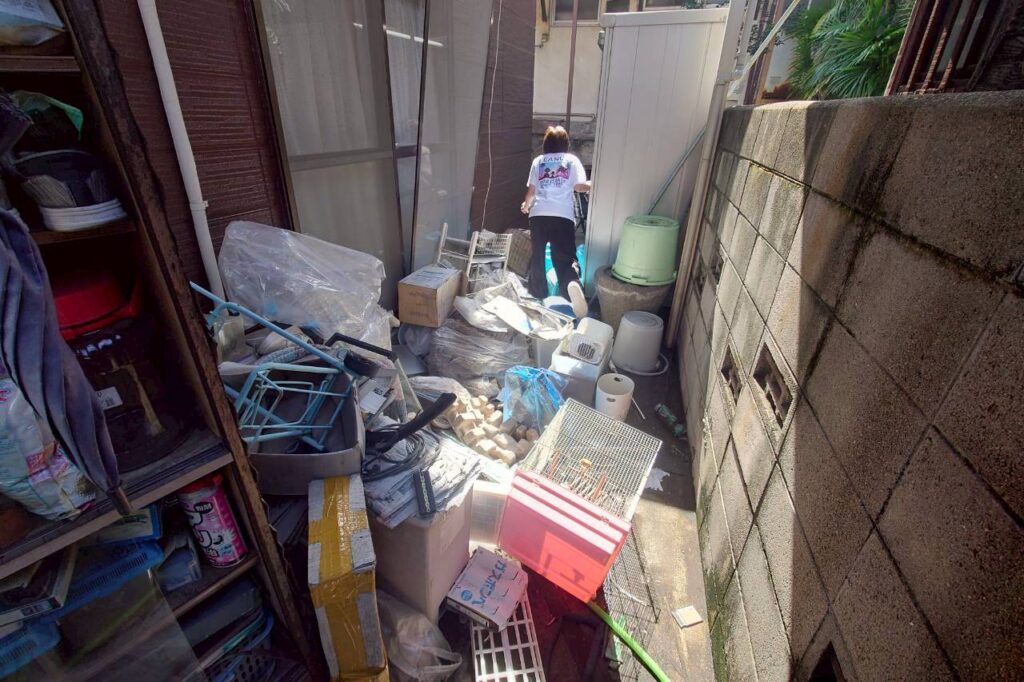 千葉県柏市2DK戸建てN様の遺品整理事例 Before