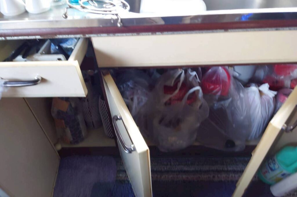 新潟県柏崎市1KマンションU様の遺品整理事例 Before