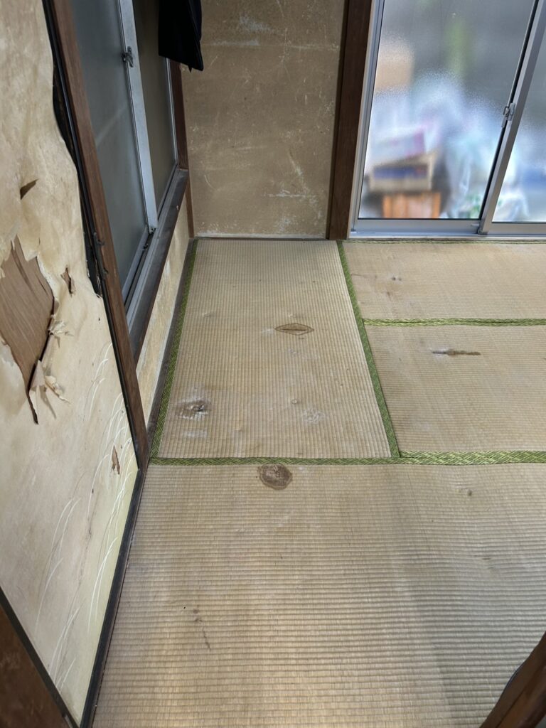 岡山県瀬戸内市2DK戸建てY様のゴミ屋敷片付け事例 Before