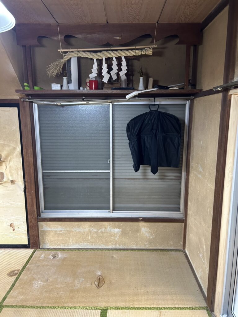 岡山県赤磐市3LDK店舗兼住宅I様のゴミ屋敷片付け事例 Before