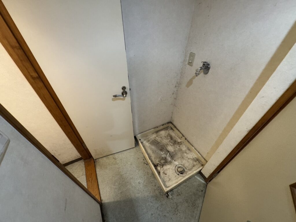 岡山県吉備中央町1LDKアパートW様のゴミ屋敷片付け事例 Before