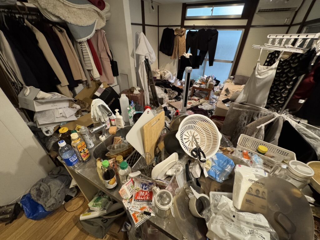 島根県松江市4LDK戸建てH様のゴミ屋敷片付け事例 Before