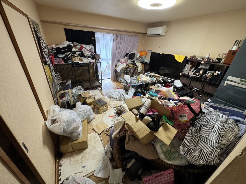 島根県西ノ島町3DK戸建てW様のゴミ屋敷片付け事例 Before