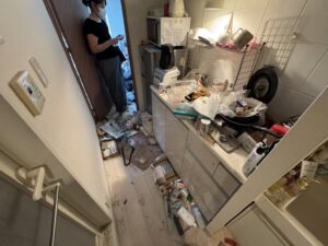 山口県萩市2DKマンションK様のゴミ屋敷片付け事例