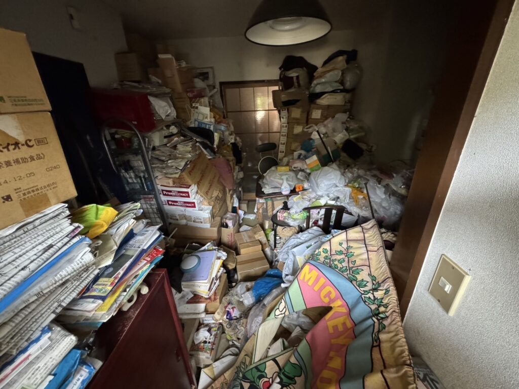 山口県下松市1DKマンションM様のゴミ屋敷片付け事例 Before