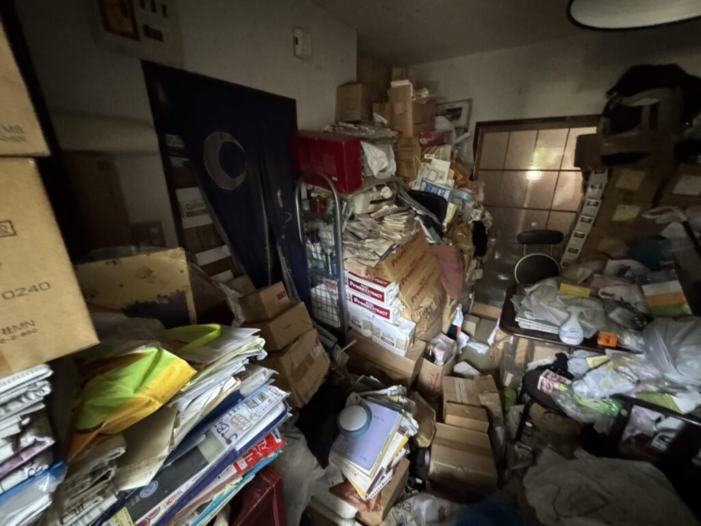 山口県下松市2LDK戸建てH様のゴミ屋敷片付け事例 Before