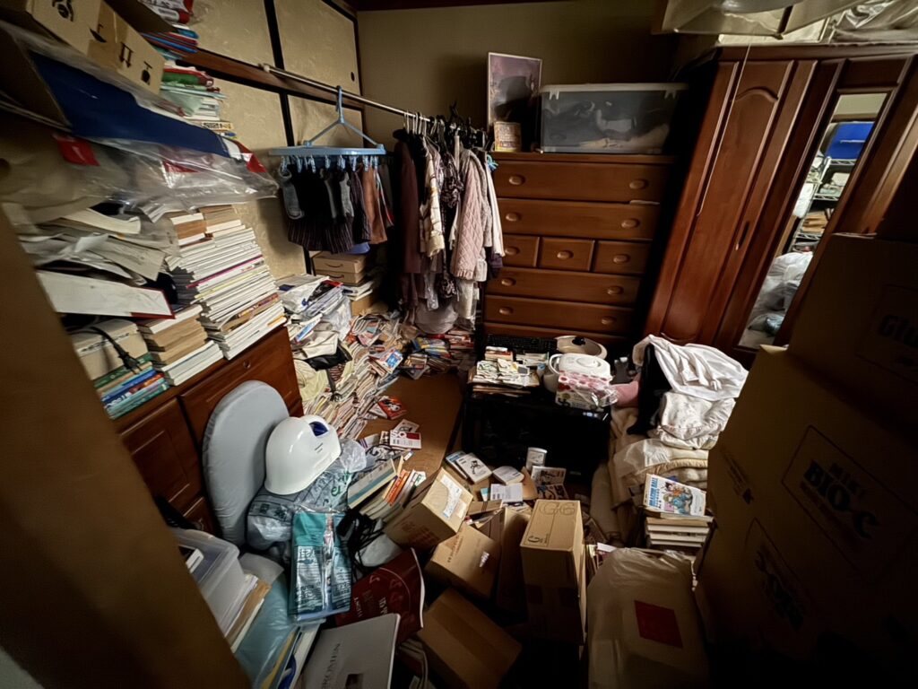 山口県岩国市1LDKマンションK様のゴミ屋敷片付け事例 Before