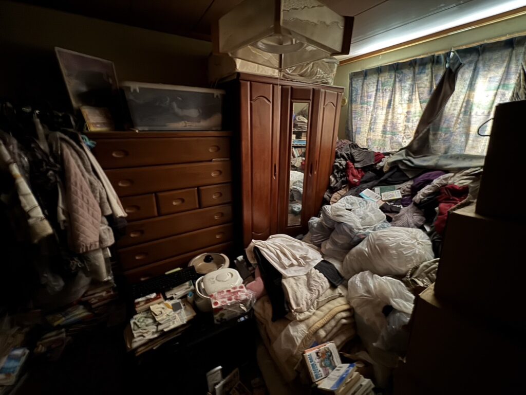 山口県光市2LDKアパートH様のゴミ屋敷片付け事例 Before