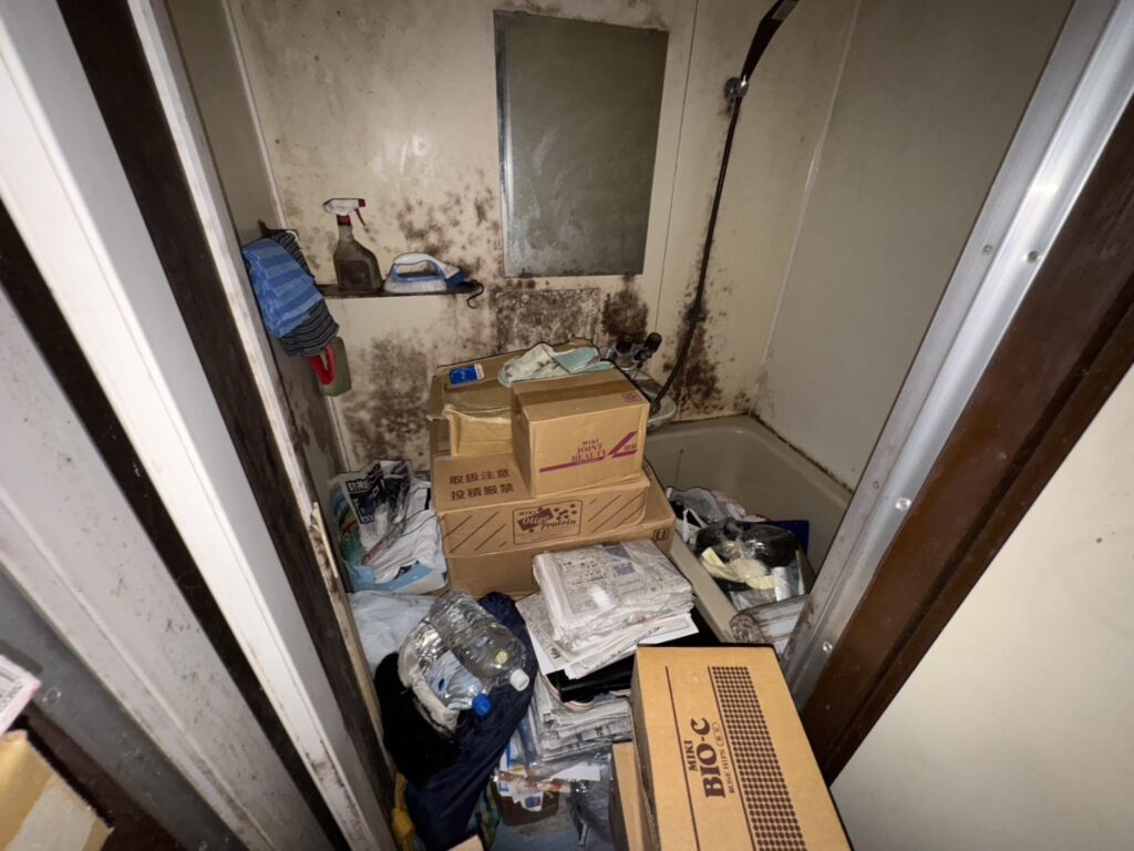 山口県長門市4LDK二世帯住宅T様のゴミ屋敷片付け事例 Before