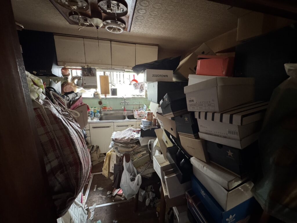 山口県柳井市3LDKマンションK様のゴミ屋敷片付け事例 Before