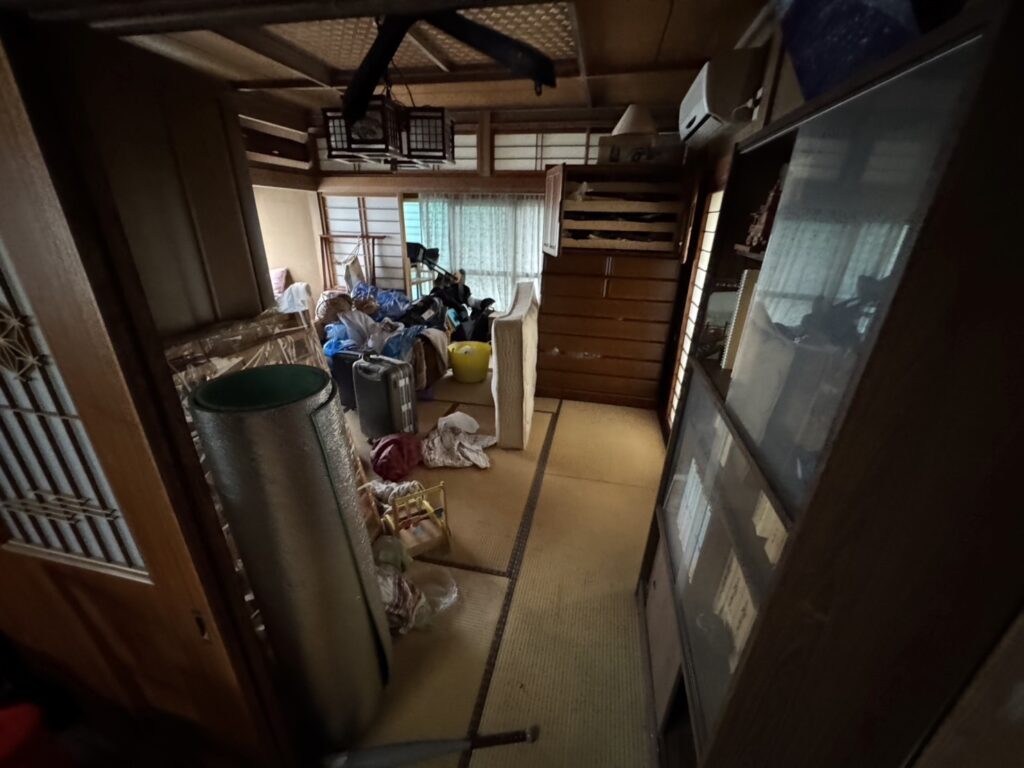 広島県広島市南区1RアパートI様のゴミ屋敷片付け事例 Before