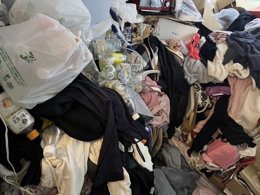 広島県広島市佐伯区2DKマンションM様のゴミ屋敷片付け事例 Before