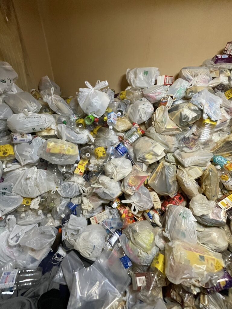 岡山県井原市4LDK戸建てF様のゴミ屋敷片付け事例 Before