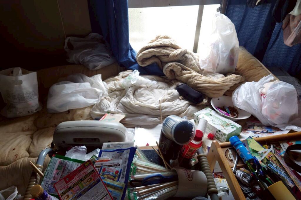 広島県広島市安芸区5LDK以上戸建てI様の特殊清掃事例 Before