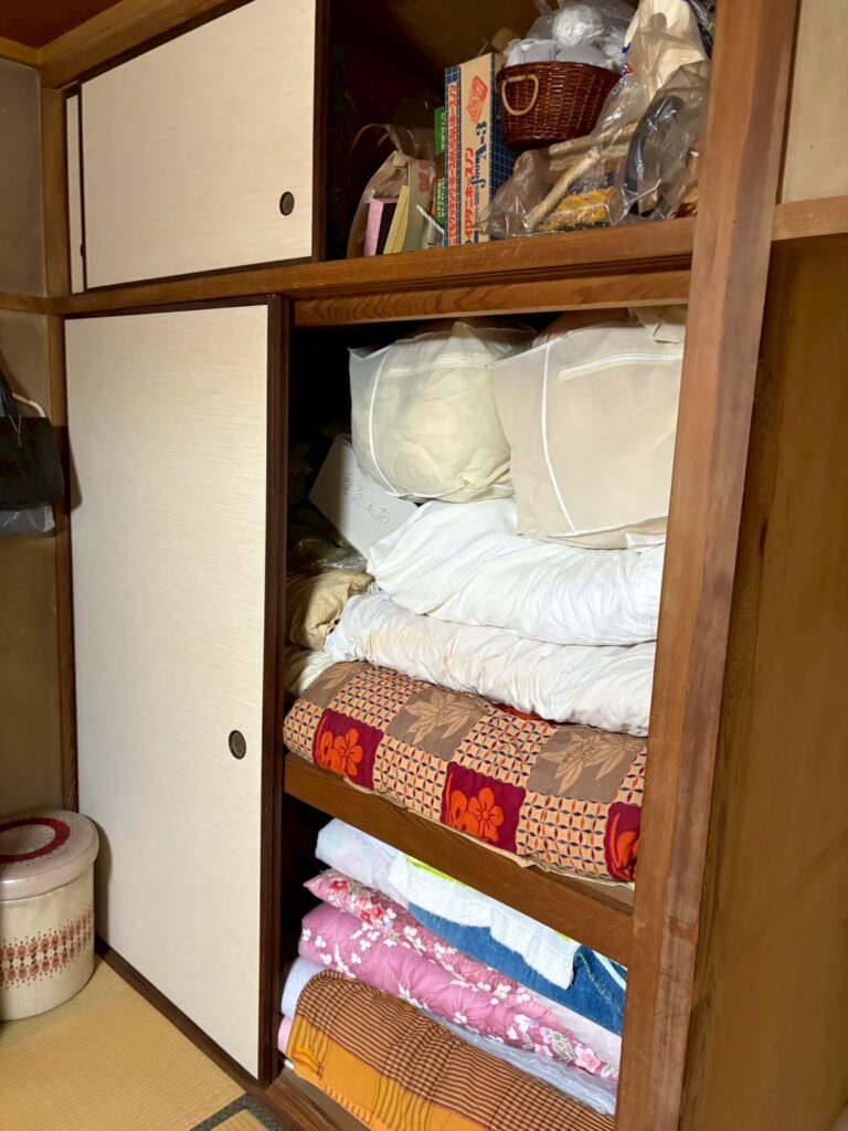 広島県安芸高田市3LDK二世帯住宅S様の特殊清掃事例 Before