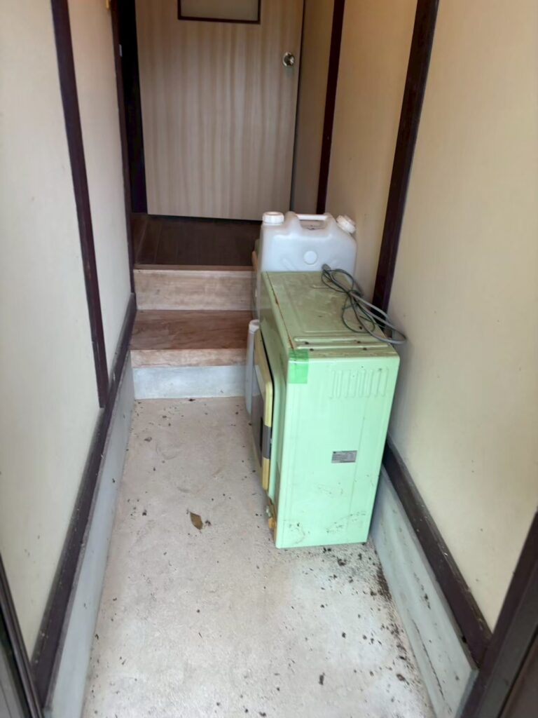 広島県世羅町3LDK二世帯住宅M様の特殊清掃事例 Before